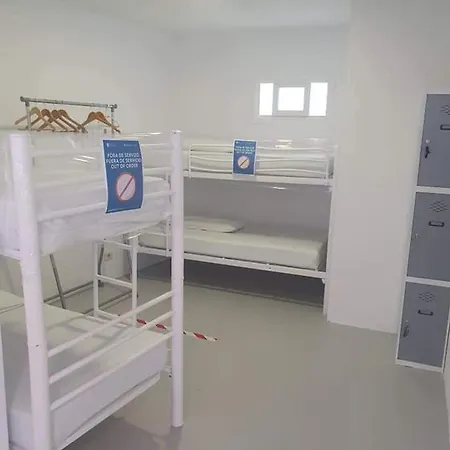 De Peregrinos Y Turistico Hostel *
