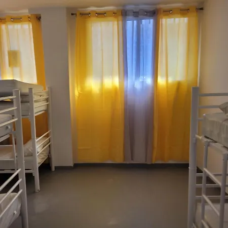 De Peregrinos Y Turistico Hostel Caldas De Reis
